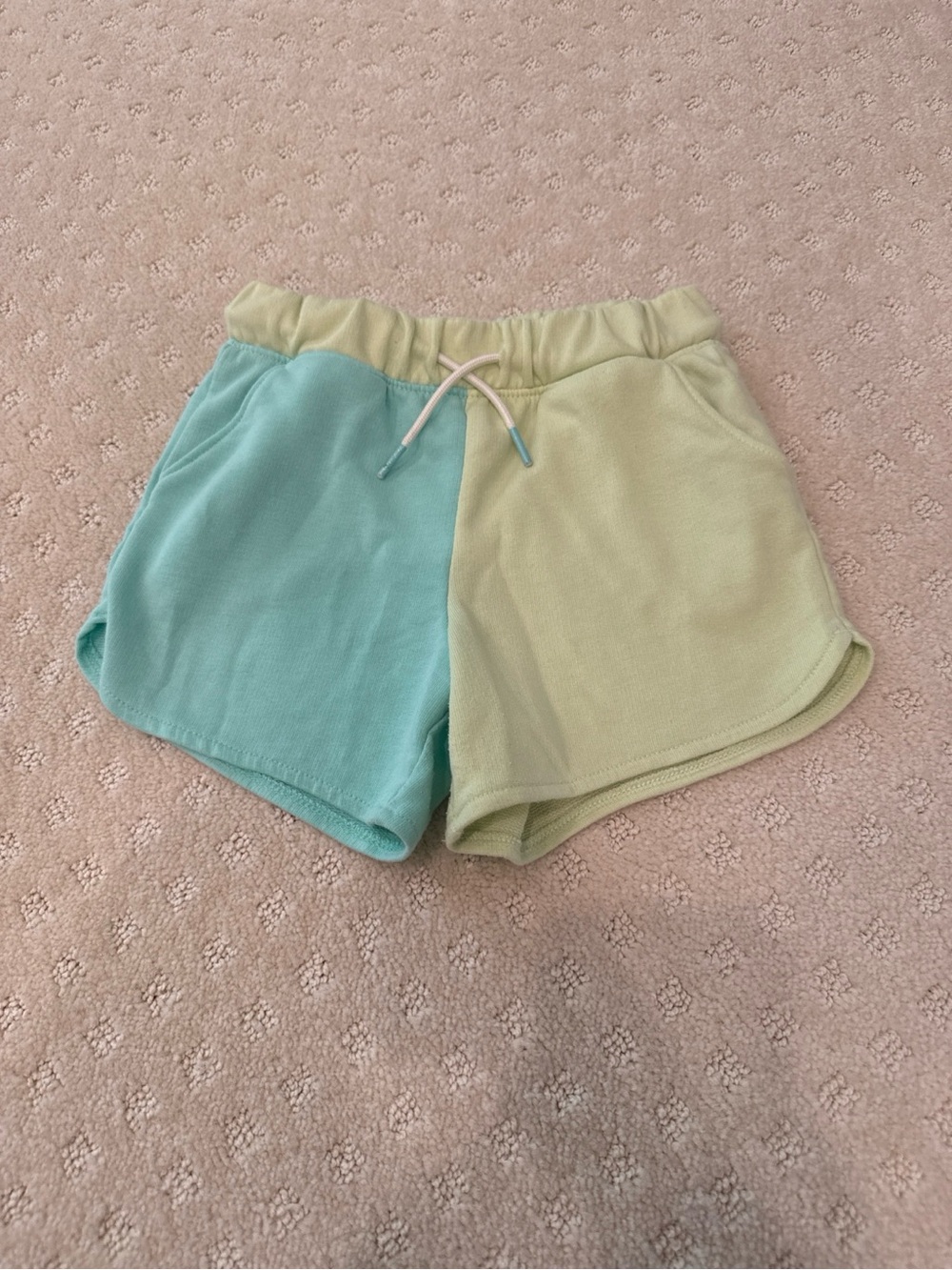 Old Navy Girls Colorblock Dolphin Hem Sweat Shorts Size 5T